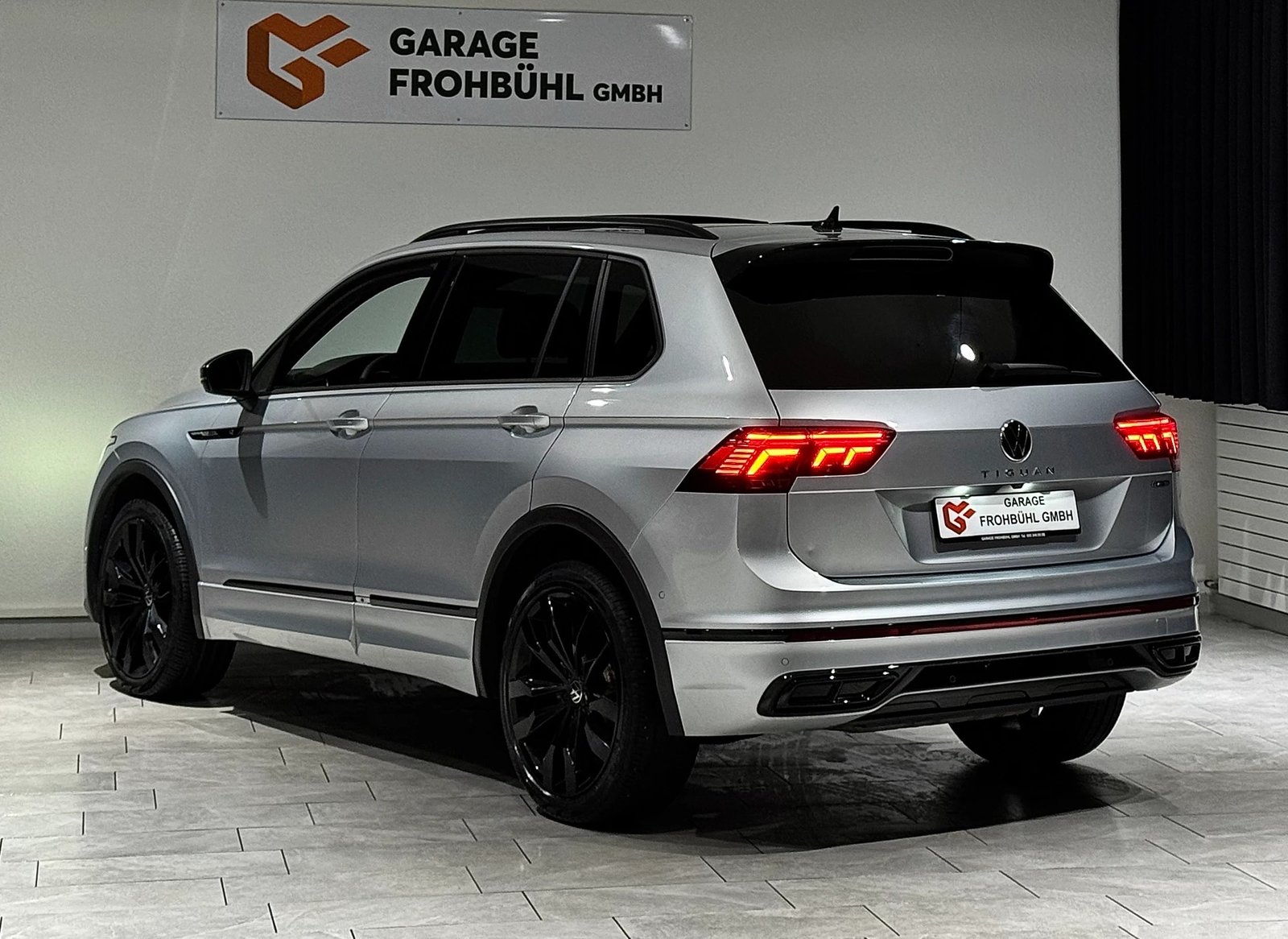 VW Tiguan 2.0TSI R-Line 4Motion DSG l 1.Hand l CH l, Essence, Occasion / Utilisé, Automatique - 5