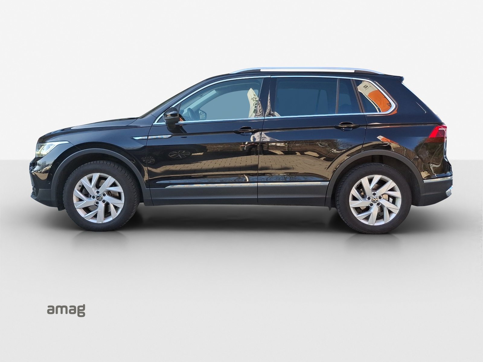VW Tiguan Elegance, Diesel, Second hand / Used, Automatic - 2