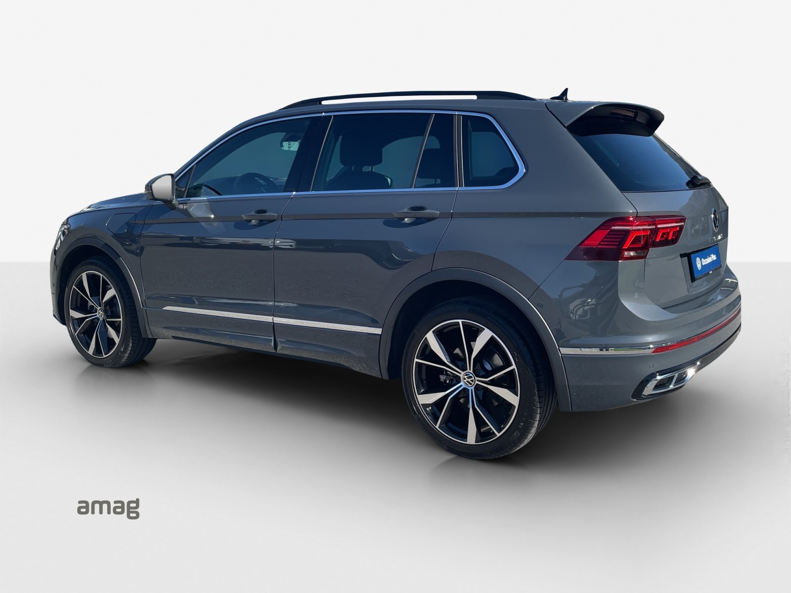 VW Tiguan R-Line, Full-Hybrid Petrol/Electric, Second hand / Used, Automatic - 4