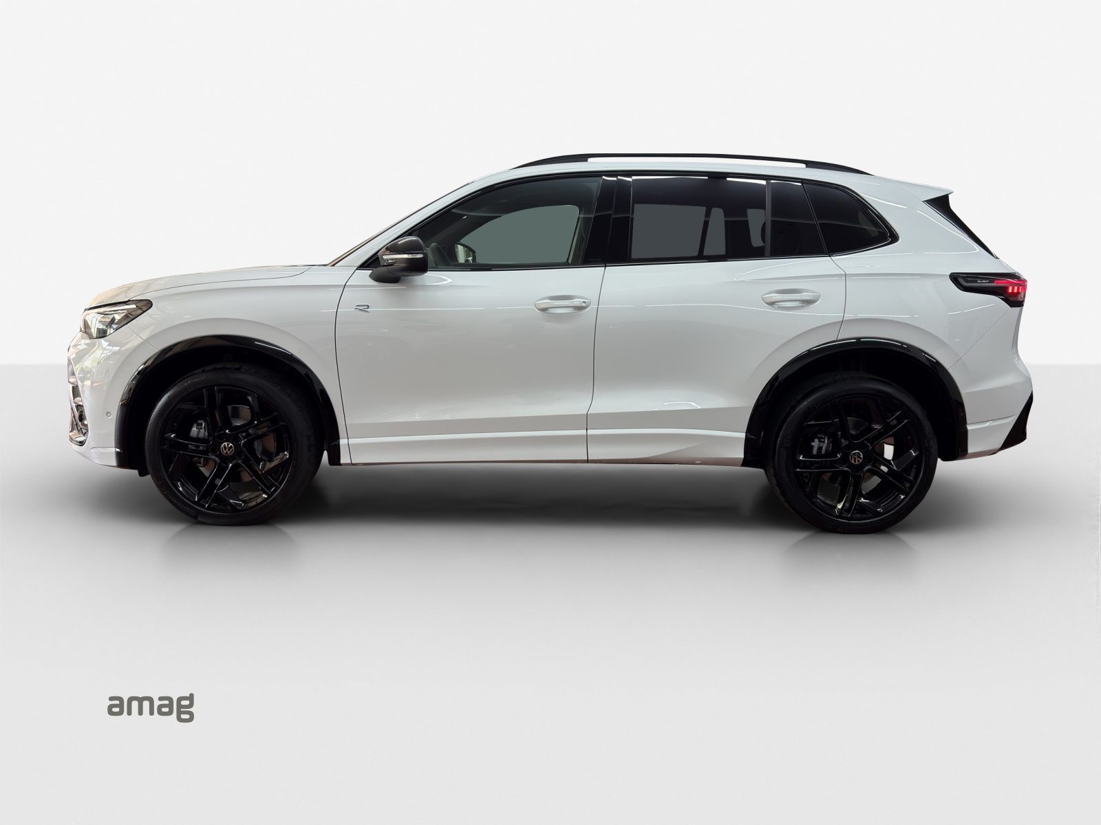 VW Tiguan R-Line, Benzina, Occasioni / Usate, Automatico - 2