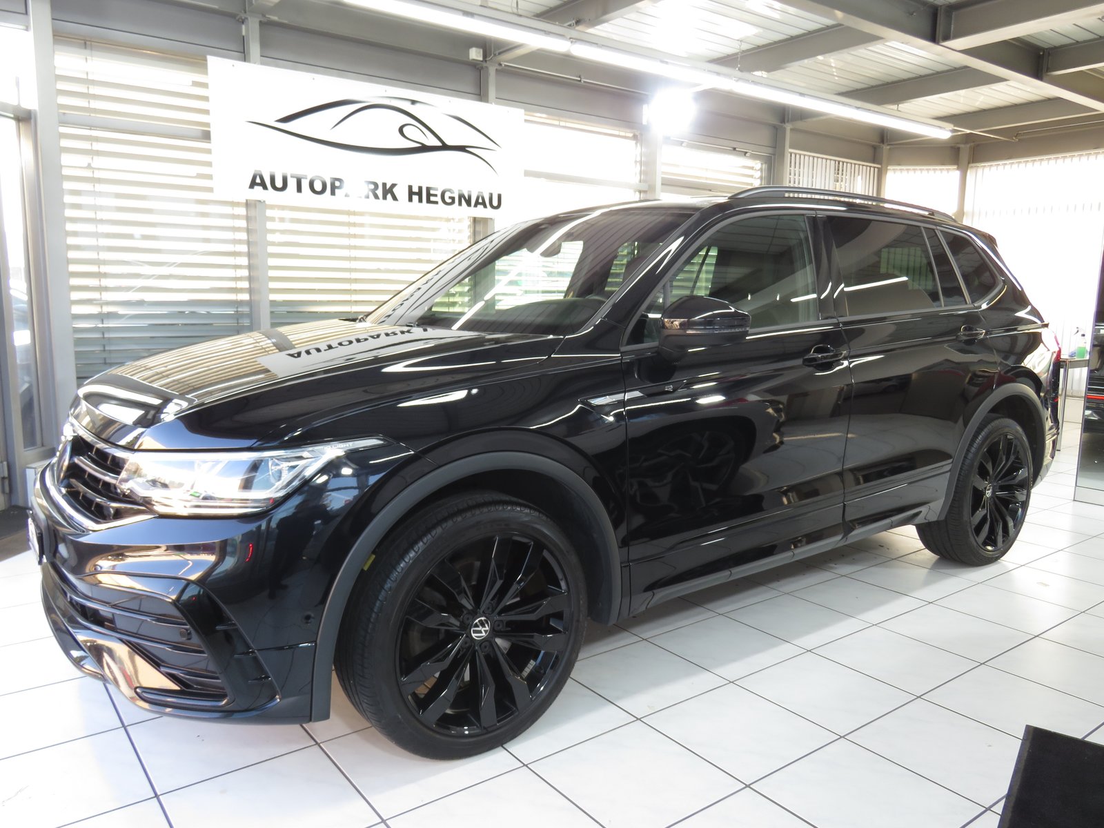 VW Tiguan Allspace 2.0TSI R-Line 4-Motion 7-Plätzer DSG (AH