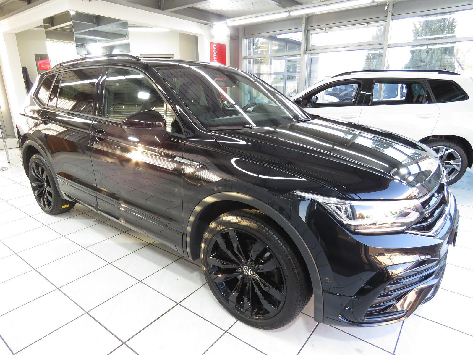 VW Tiguan Allspace 2.0TSI R-Line 4-Motion 7-Plätzer DSG (AH, Benzina, Occasioni / Usate, Automatico - 3