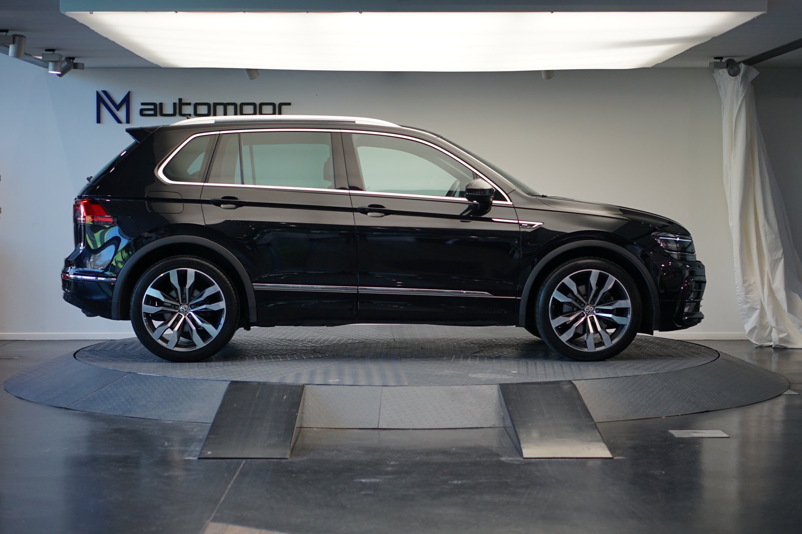 VW Tiguan 2.0TSI Highline R-Line 4Motion DSG *CH-Fahrzeug* *, Essence, Occasion / Utilisé, Automatique - 4