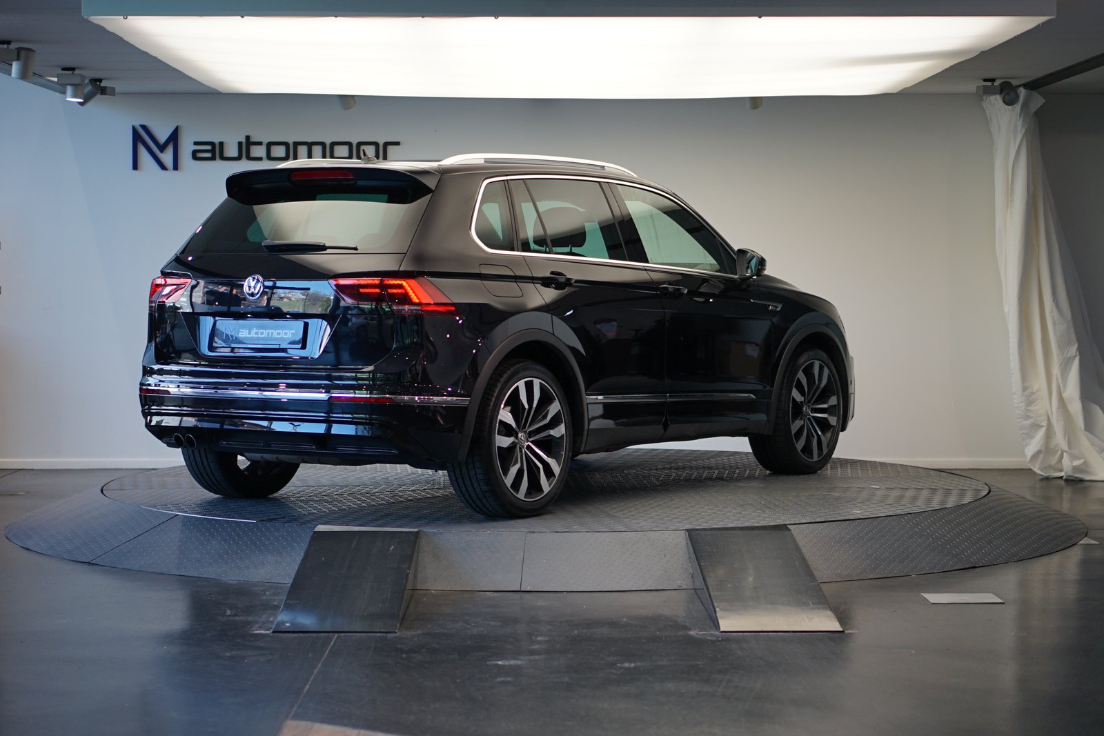 VW Tiguan 2.0TSI Highline R-Line 4Motion DSG *CH-Fahrzeug* *, Essence, Occasion / Utilisé, Automatique - 5