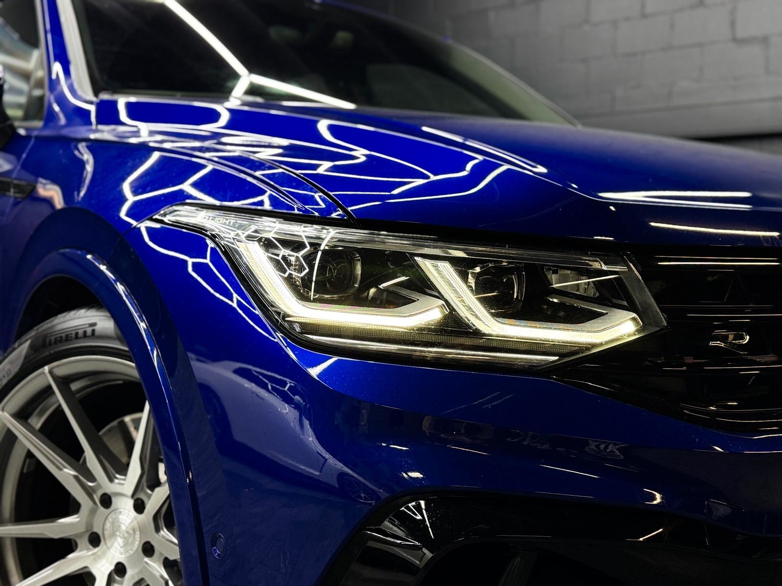 VW Tiguan 2.0TSI R 4Motion DSG *AKRAPOVIC*, Benzina, Occasioni / Usate, Automatico - 4