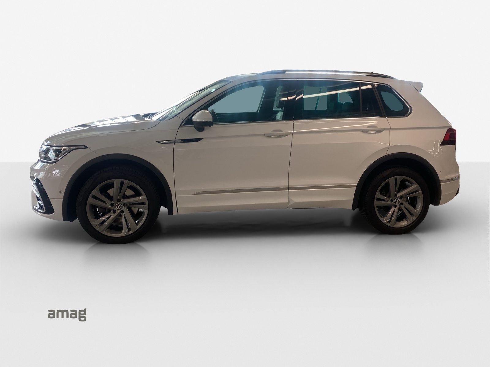 VW Tiguan R-Line, Petrol, Second hand / Used, Automatic - 2