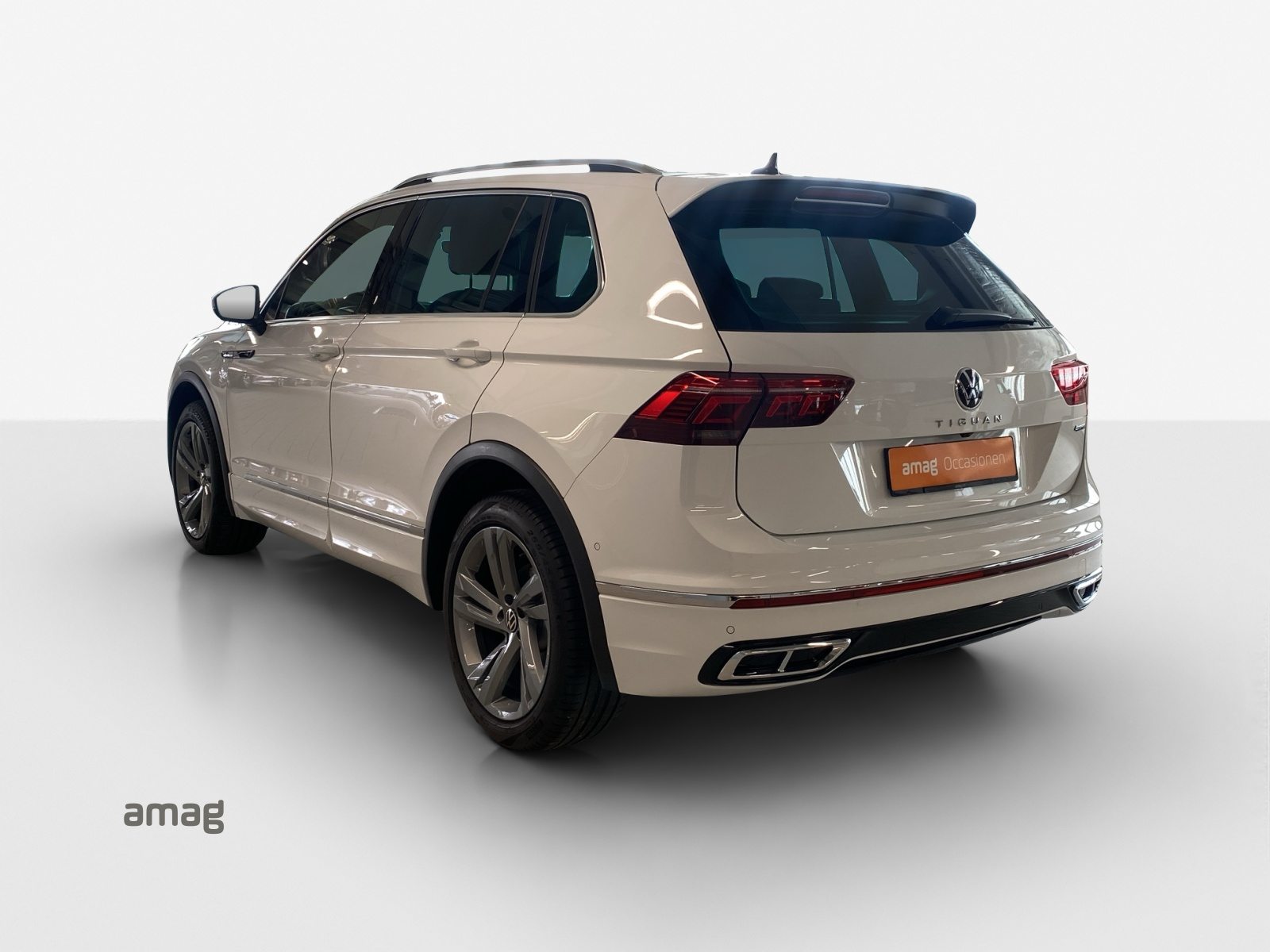 VW Tiguan R-Line, Petrol, Second hand / Used, Automatic - 3