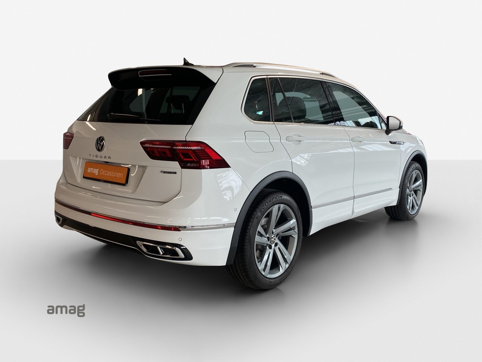 VW Tiguan R-Line, Petrol, Second hand / Used, Automatic - 5