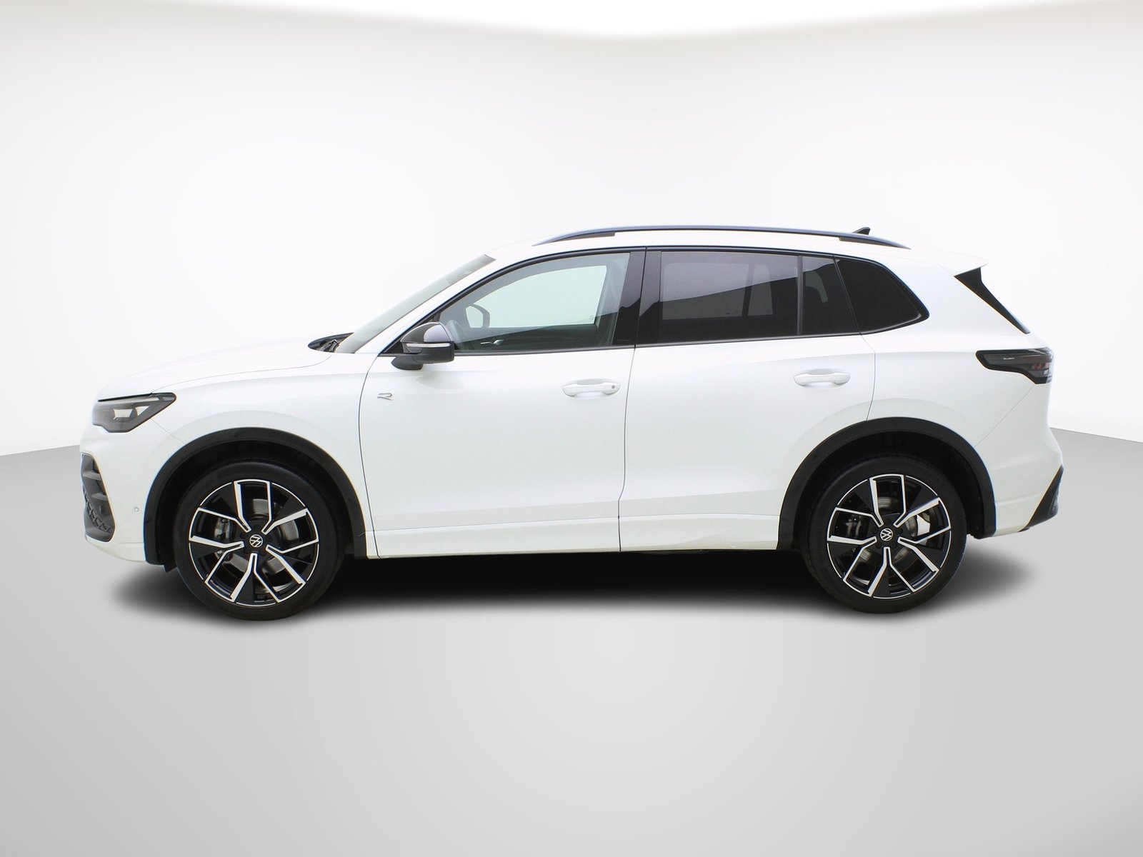 VW Tiguan 2.0 TSI DSG R-Line Black Style 4Motion, Petrol, Second hand / Used, Automatic - 3