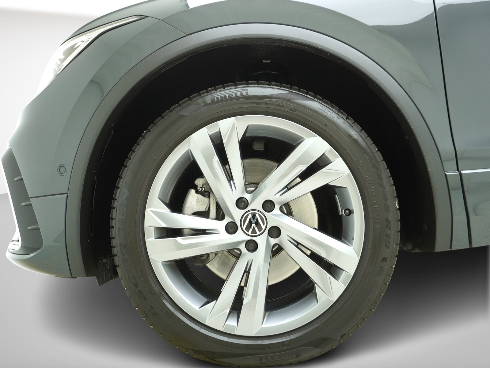 VW Tiguan 2.0 TDI DSG R-Line 4Motion, Diesel, Occasion / Gebraucht, Automatik - 7