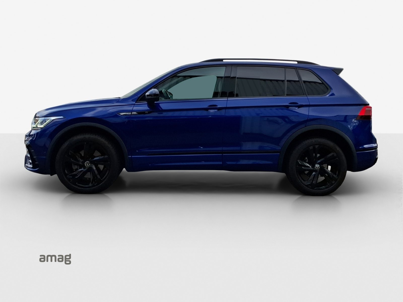 VW Tiguan R-Line, Petrol, Second hand / Used, Automatic - 2