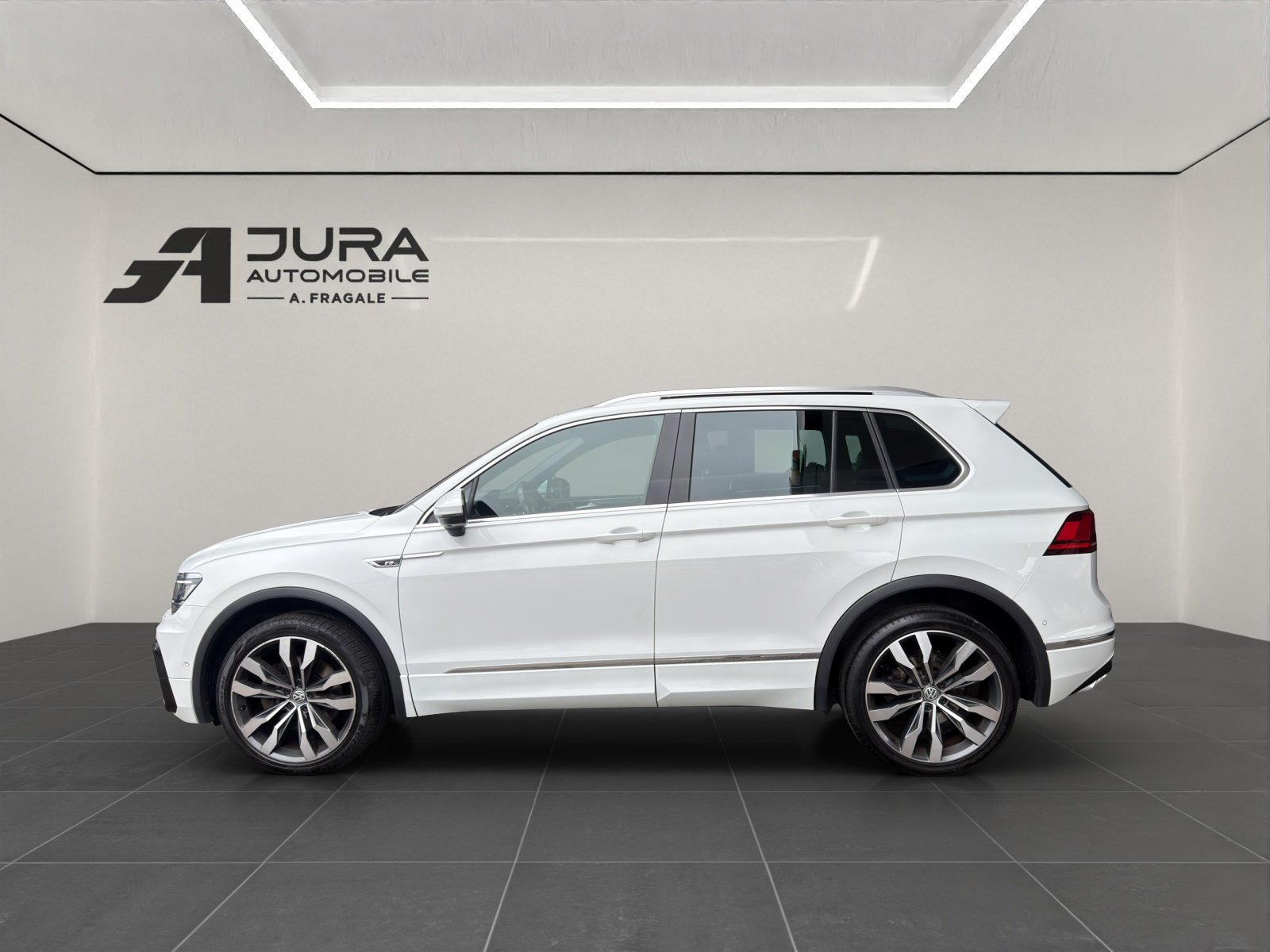 VW Tiguan 2.0 TDI DSG R-Line, Diesel, Occasion / Gebraucht, Automatik - 4