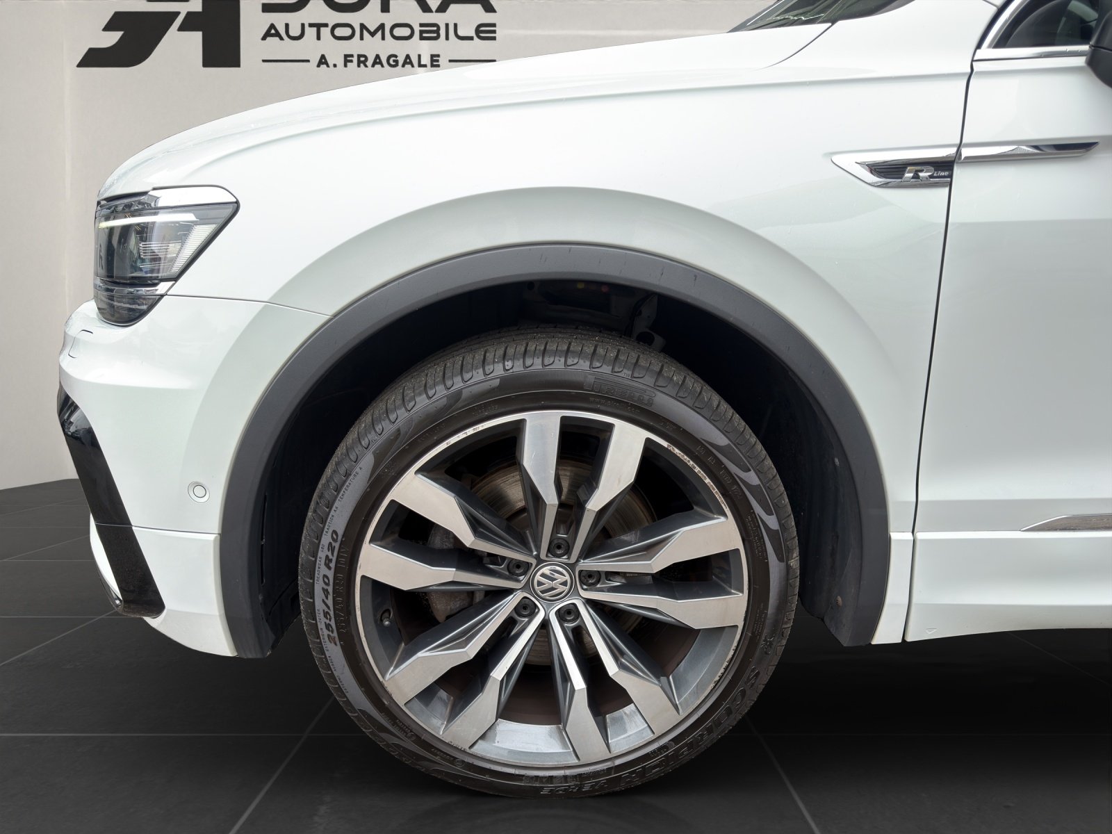 VW Tiguan 2.0 TDI DSG R-Line, Diesel, Occasion / Gebraucht, Automatik - 7