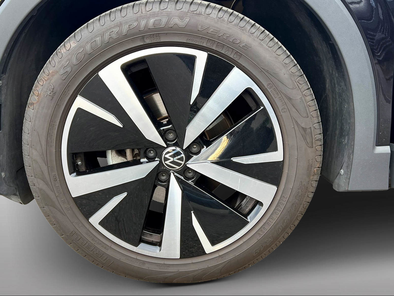 VW Tiguan UNITED, Benzin, Occasion / Gebraucht, Automatik - 4