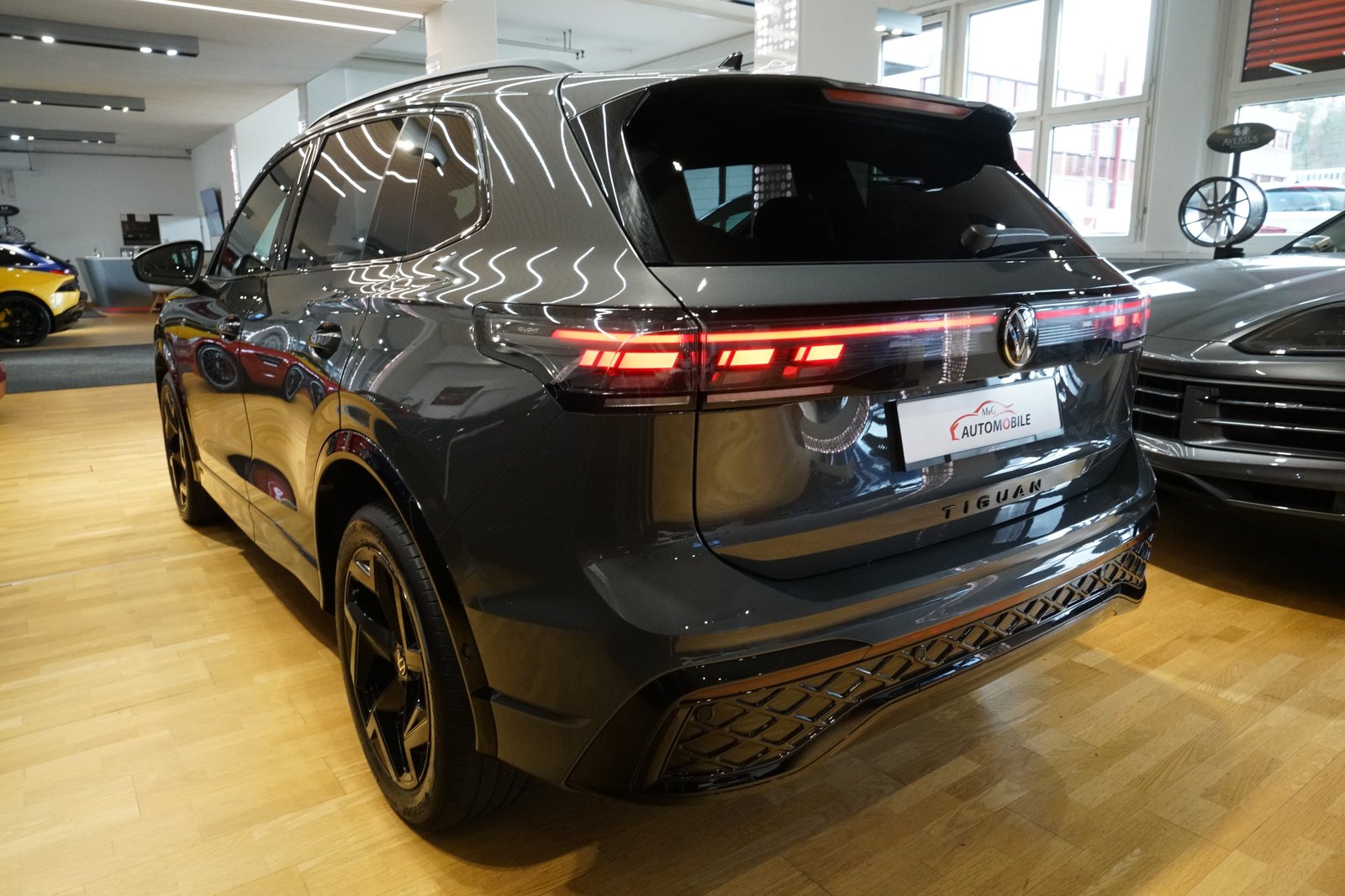 VW Tiguan 2.0 TDI SCR R-Line 4Motion DSG, Diesel, Occasion / Gebraucht, Automatik - 5
