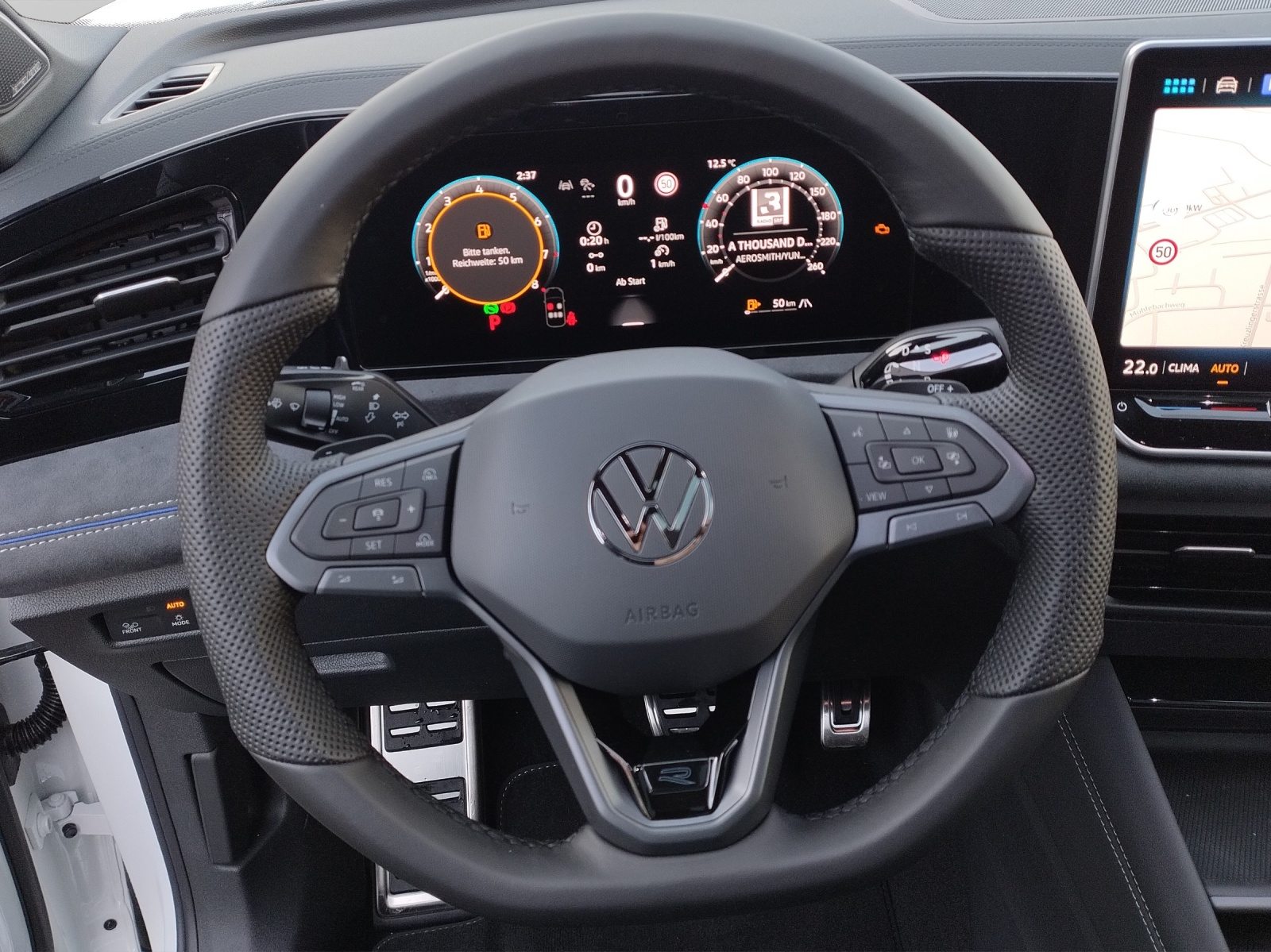 VW Tiguan R-Line, Benzin, Occasion / Gebraucht, Automatik - 6