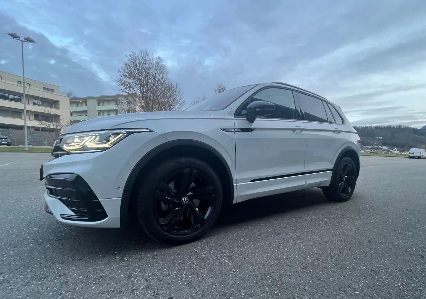 VW Tiguan 2.0 TDI SCR R-Line DSG, Diesel, Occasioni / Usate, Automatico - 2