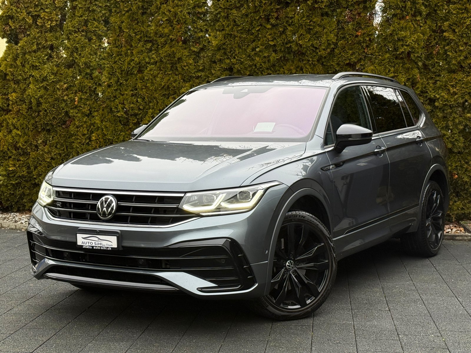 VW Tiguan Allspace 2.0TSI R-Line 4Motion DSG / CH-Fahrzeug /, Benzin, Occasion / Gebraucht, Automatik - 2