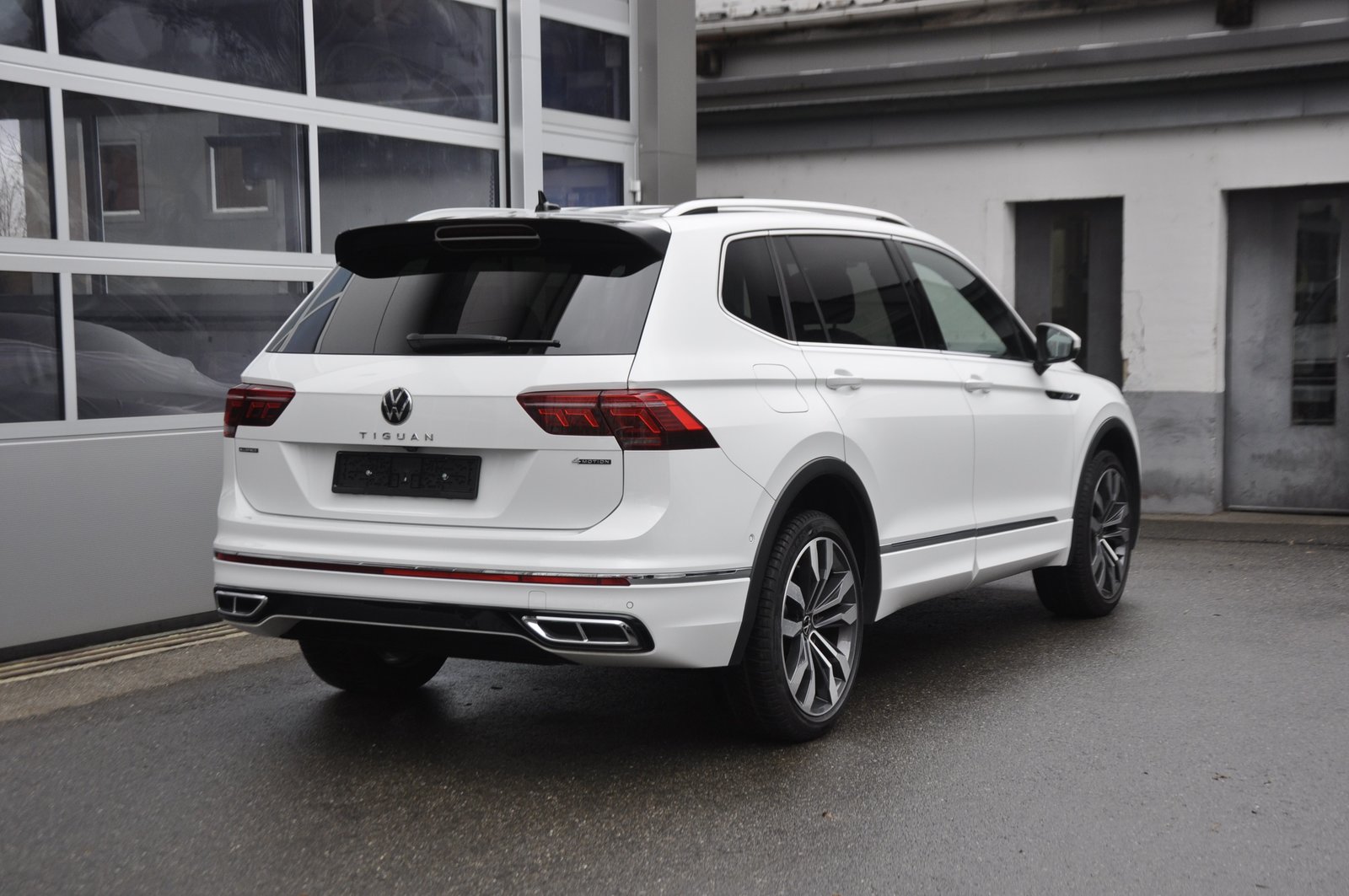 VW Tiguan Allspace 2.0 TDI SCR R-Line 4Motion DSG I 7 Plätz, Diesel, Second hand / Used, Automatic - 3