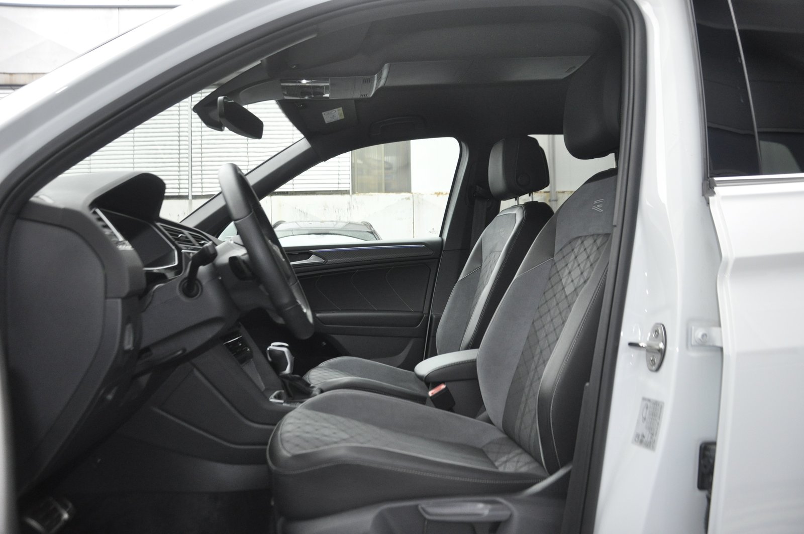 VW Tiguan Allspace 2.0 TDI SCR R-Line 4Motion DSG I 7 Plätz, Diesel, Second hand / Used, Automatic - 5