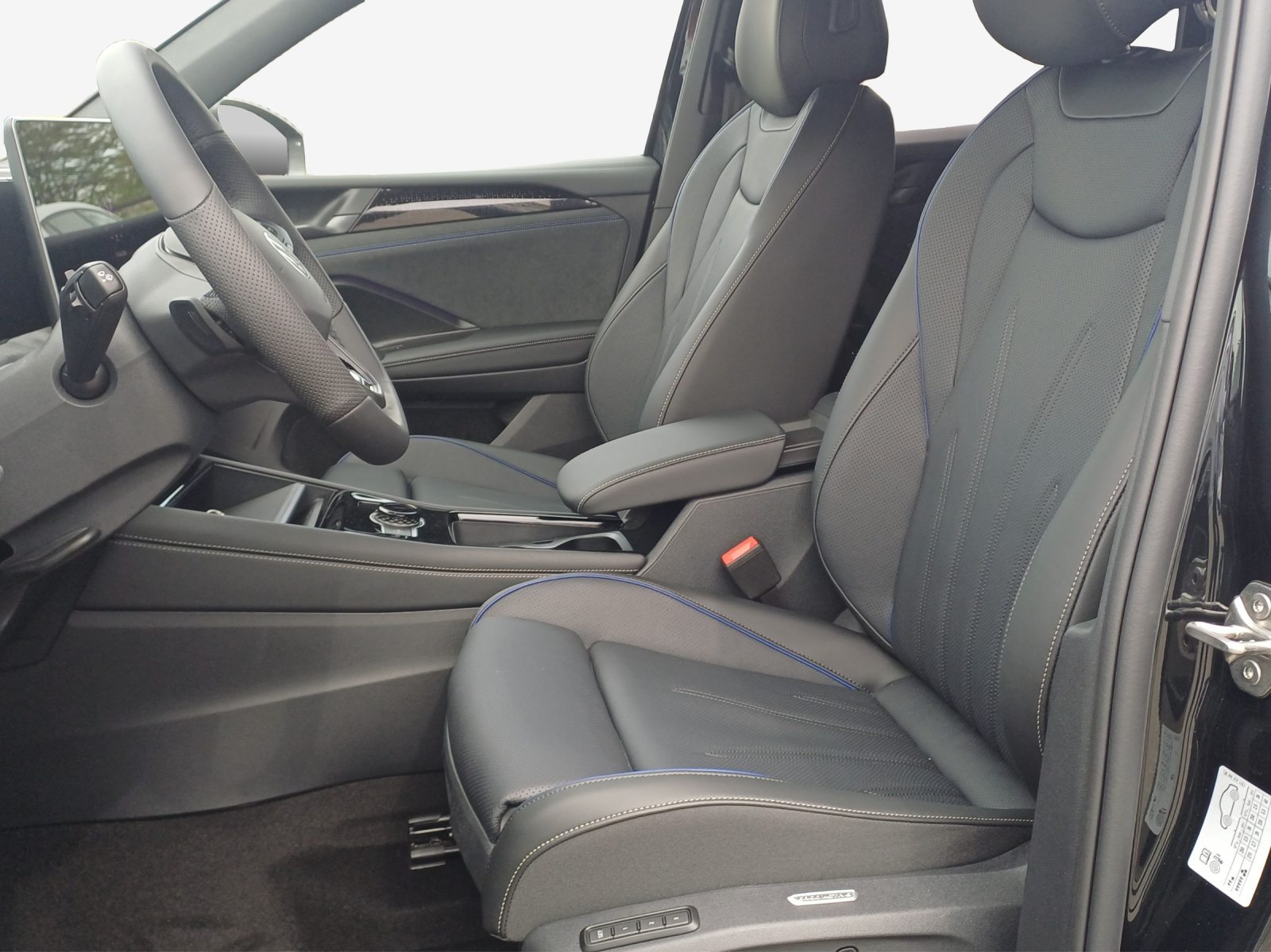 VW Tiguan R-Line, Voll-Hybrid Benzin/Elektro, Occasion / Gebraucht, Automatik - 4