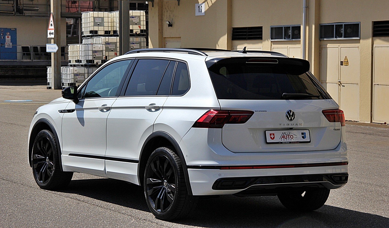 VW Tiguan 2.0 TDI SCR R-Line 4Motion DSG, Diesel, Second hand / Used, Automatic - 3
