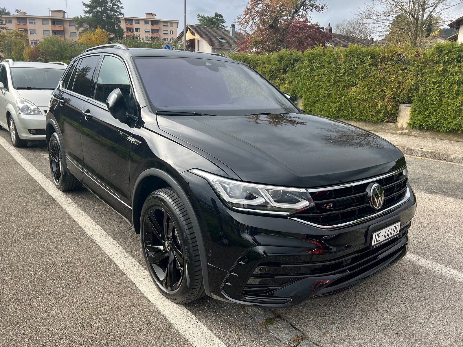 VW Tiguan 2.0TSI R-Line 4Motion DSG, Petrol, Second hand / Used, Automatic - 2