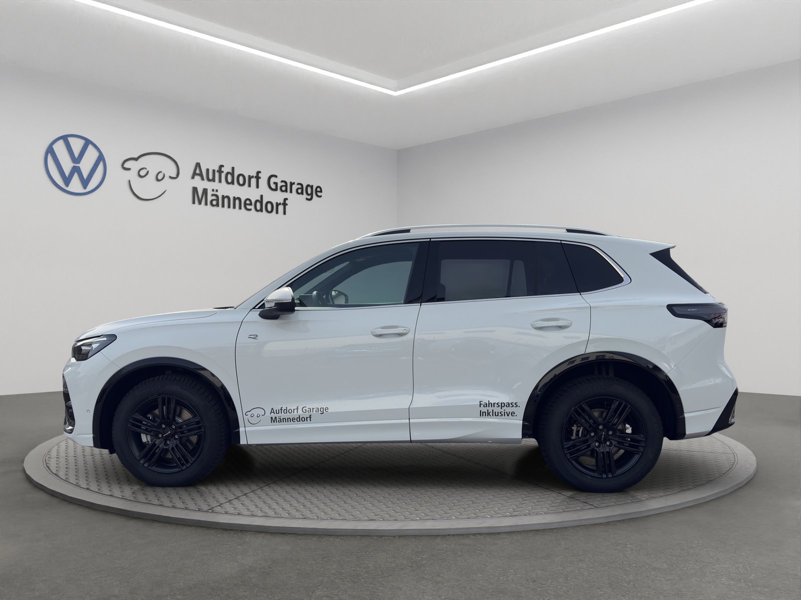 VW Tiguan 2.0 TSI DSG R-Line 4Motion, Benzin, Occasion / Gebraucht, Automatik - 3