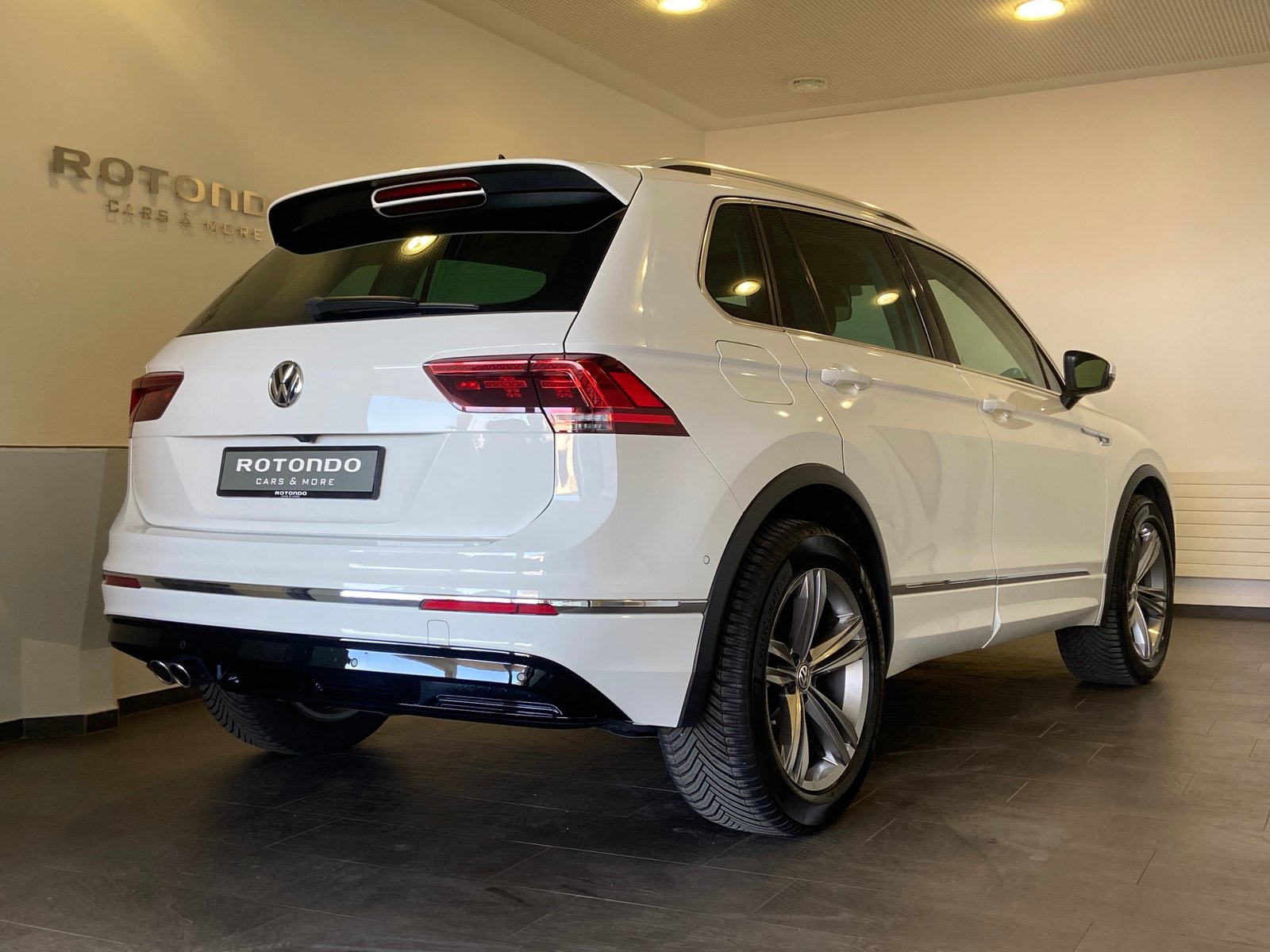 VW Tiguan 2.0 TDI SCR R-Line Highline 4Motion DSG, Diesel, Occasioni / Usate, Automatico - 2