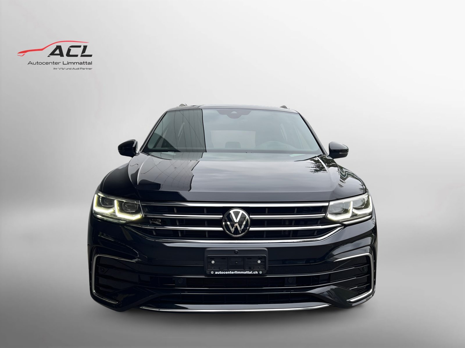 VW Tiguan Allspace PA R-Line, Petrol, Second hand / Used, Automatic - 2