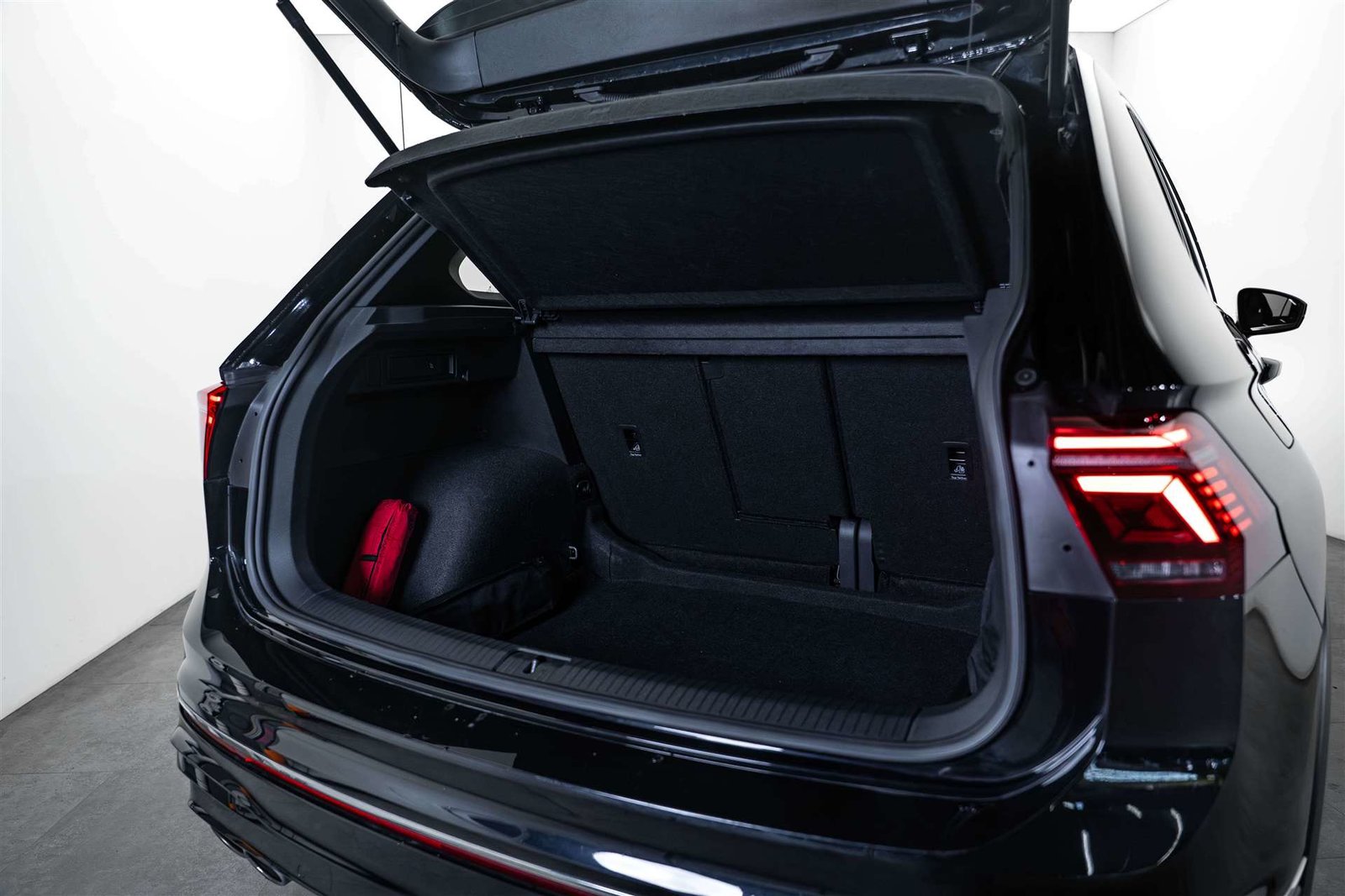 VW Tiguan 2.0TSI R 4Motion DSG 320PS, Essence, Occasion / Utilisé, Automatique - 5