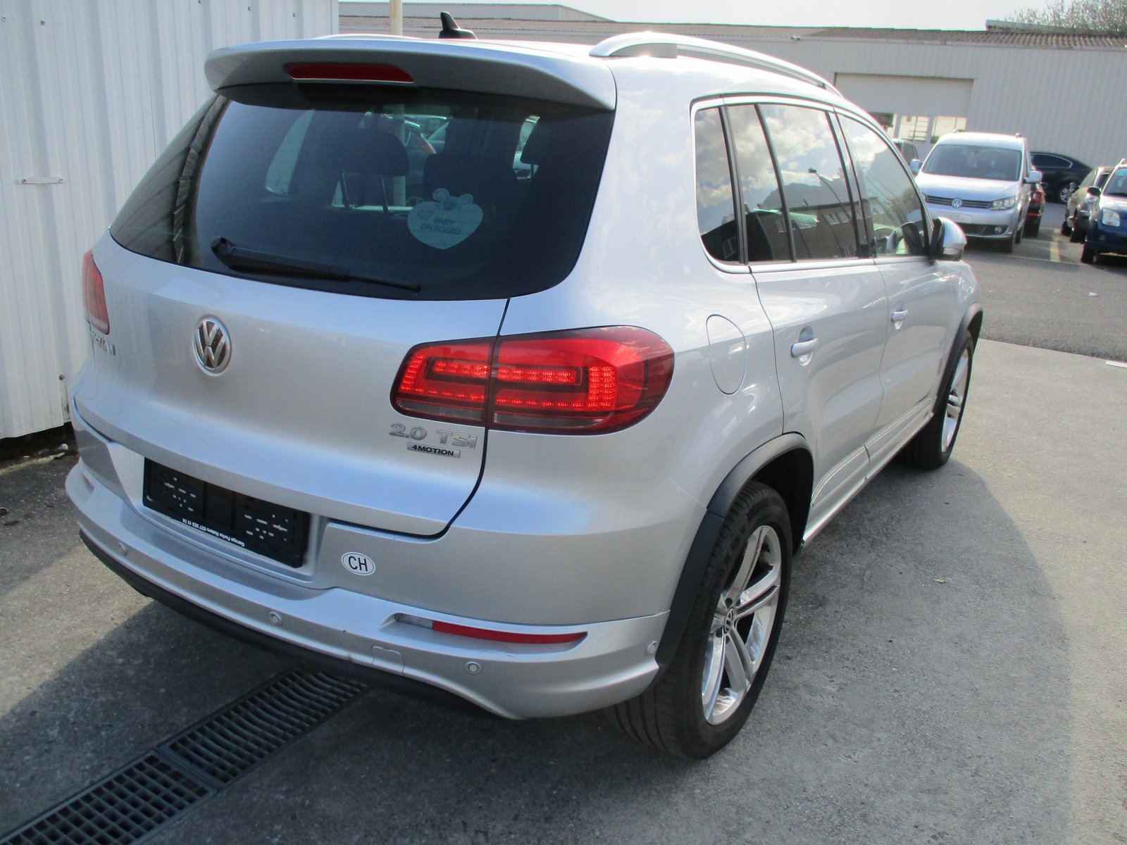 VW Tiguan 2.0 TSI R-Line Design 4Motion DSG, Benzin, Occasion / Gebraucht, Automatik - 4