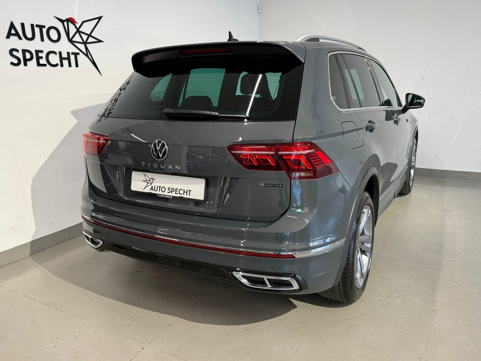 VW Tiguan 2.0TSI R-Line 4Motion DSG, Petrol, Second hand / Used, Automatic - 5