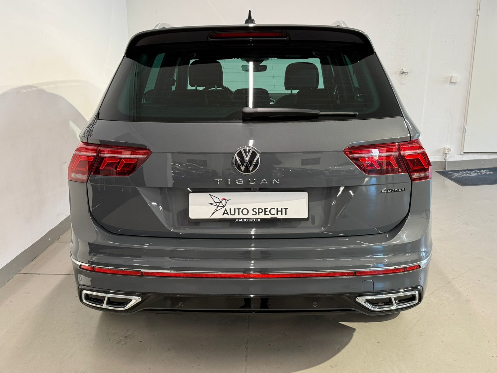 VW Tiguan 2.0TSI R-Line 4Motion DSG, Petrol, Second hand / Used, Automatic - 6