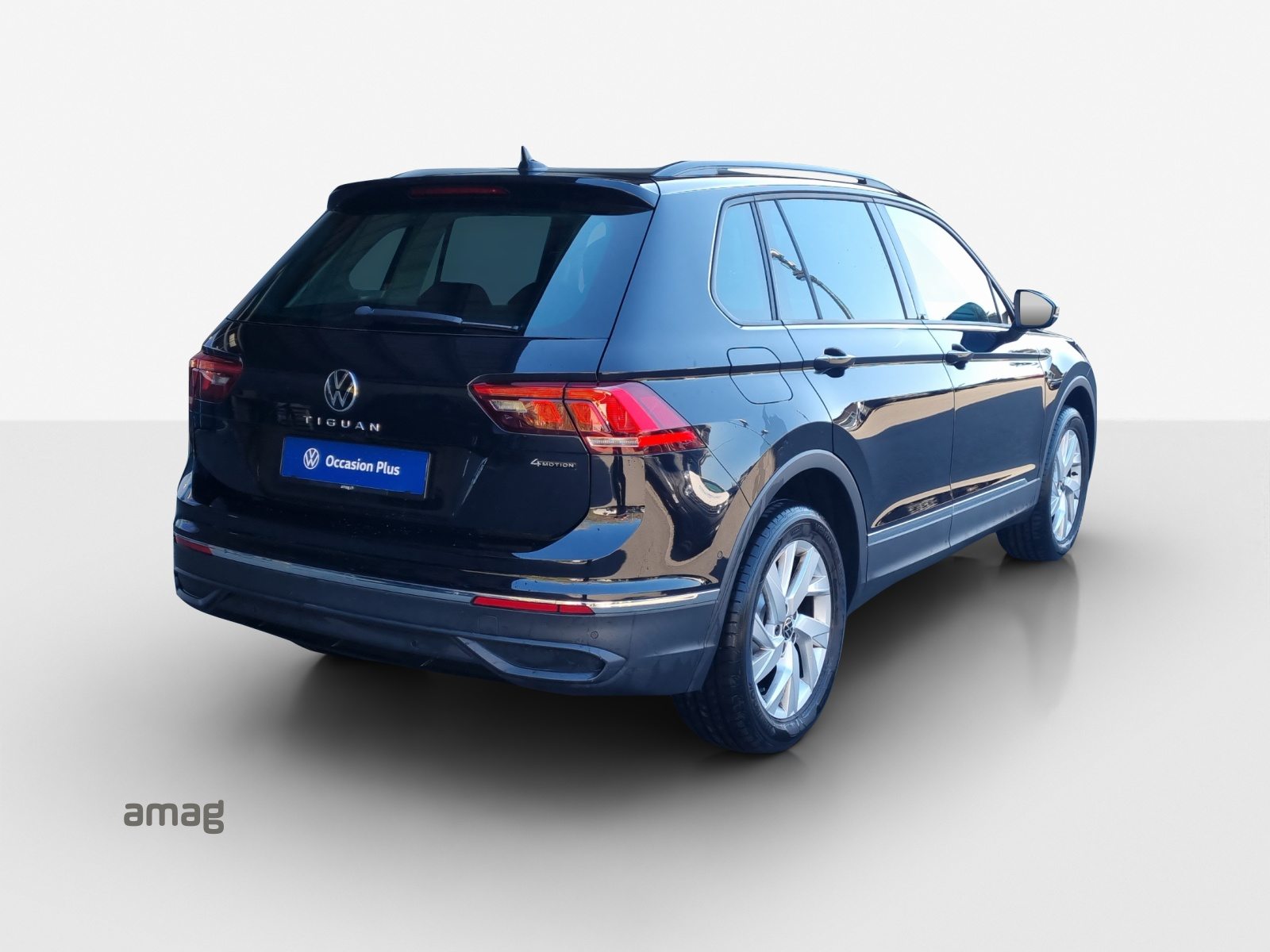 VW Tiguan Life, Petrol, Second hand / Used, Automatic - 5