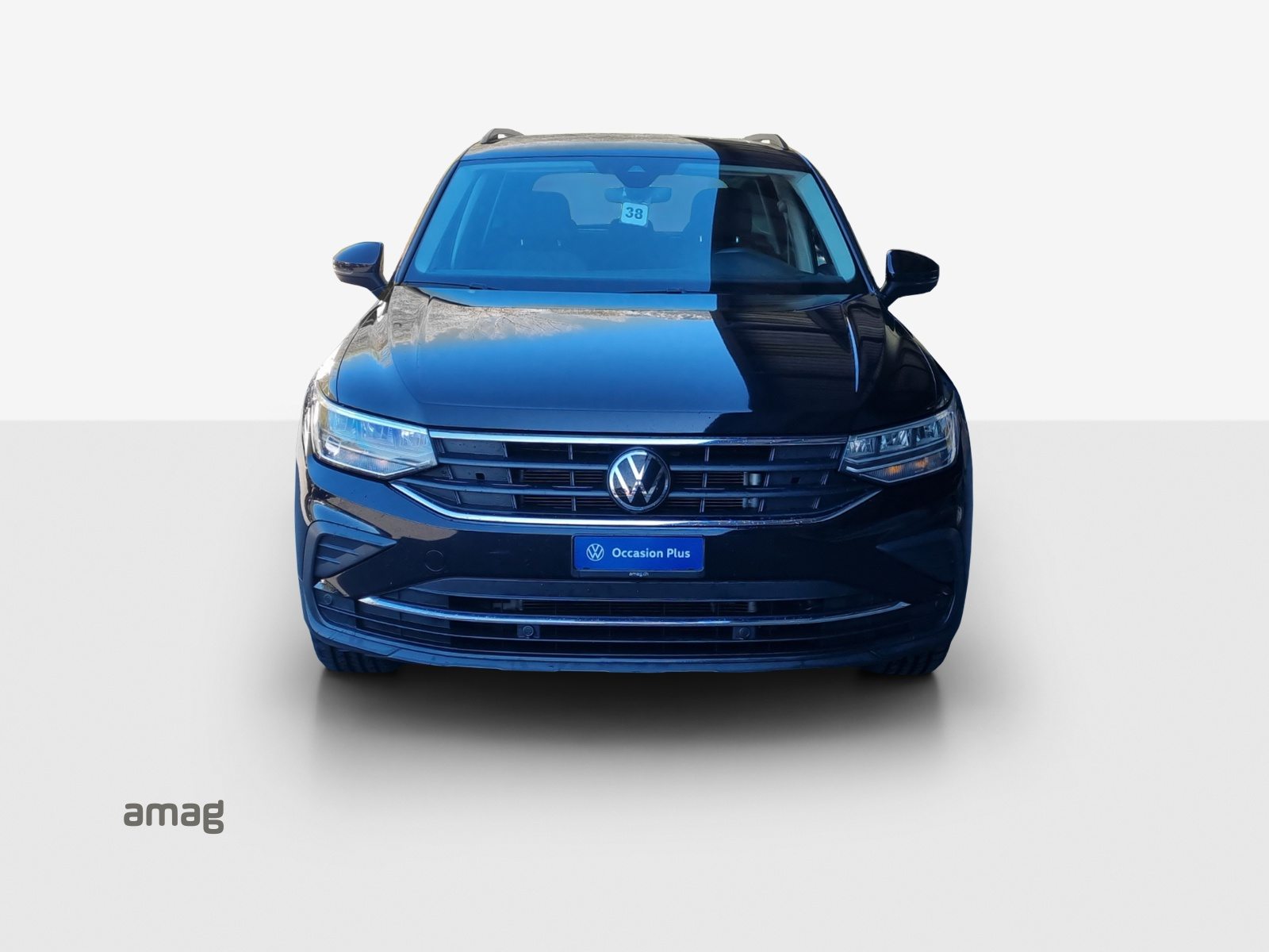 VW Tiguan Life, Petrol, Second hand / Used, Automatic - 7