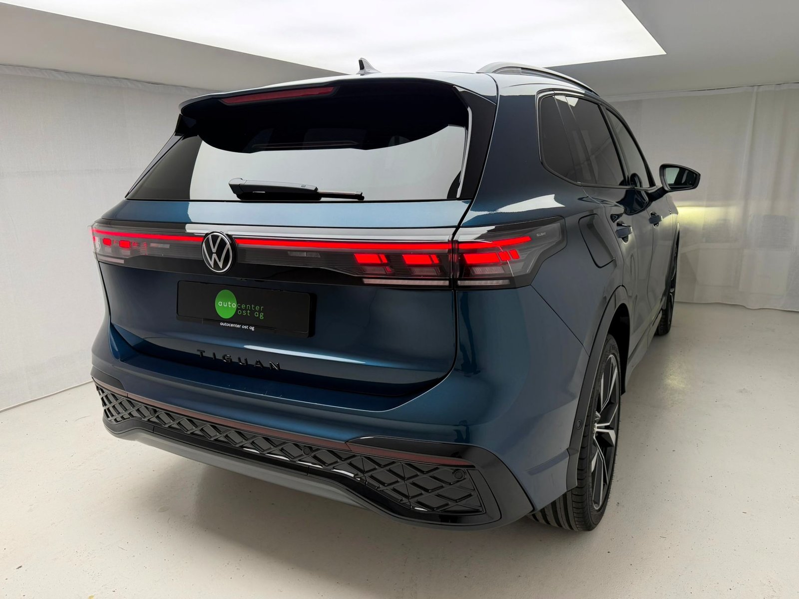 VW Tiguan 2.0 TSI DSG R-Line 4Motion, Essence, Occasion / Utilisé, Automatique - 4