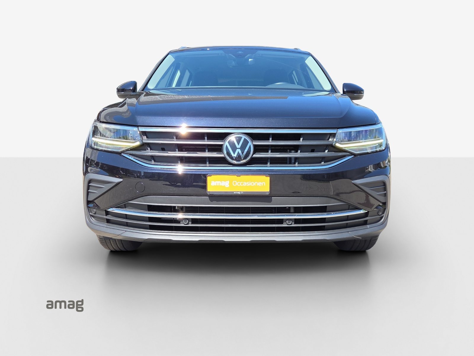 VW Tiguan Life, Petrol, Second hand / Used, Automatic - 7