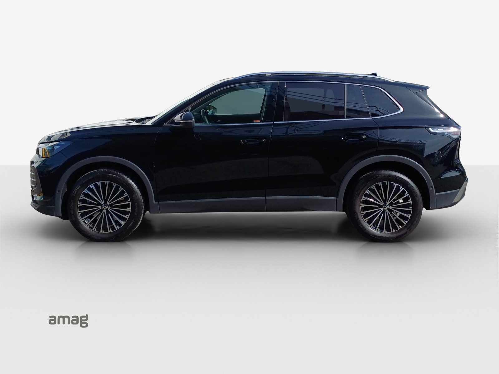 VW Tiguan Elegance, Petrol, Second hand / Used, Automatic - 2