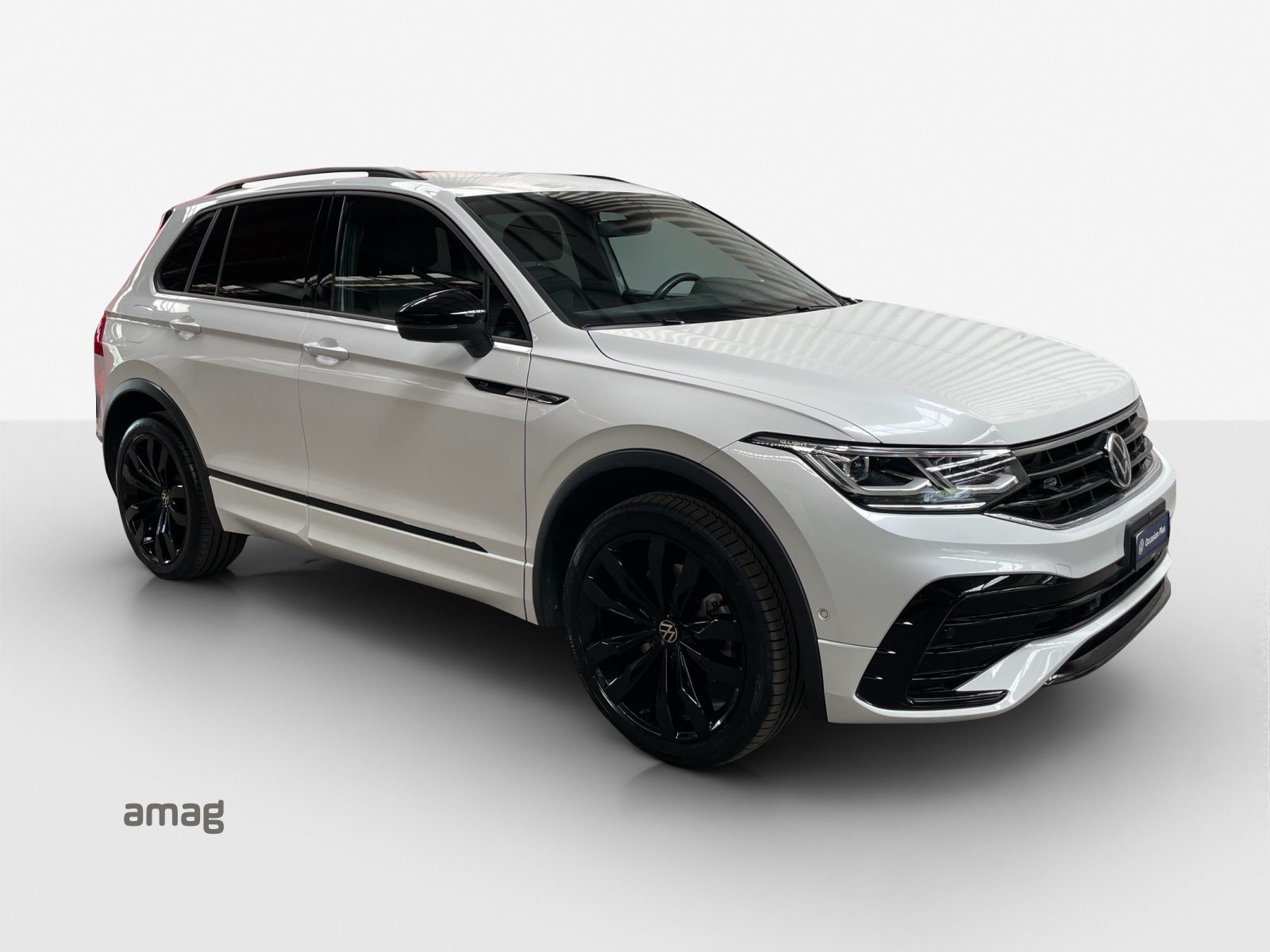 VW Tiguan R-Line, Benzin, Occasion / Gebraucht, Automatik - 6