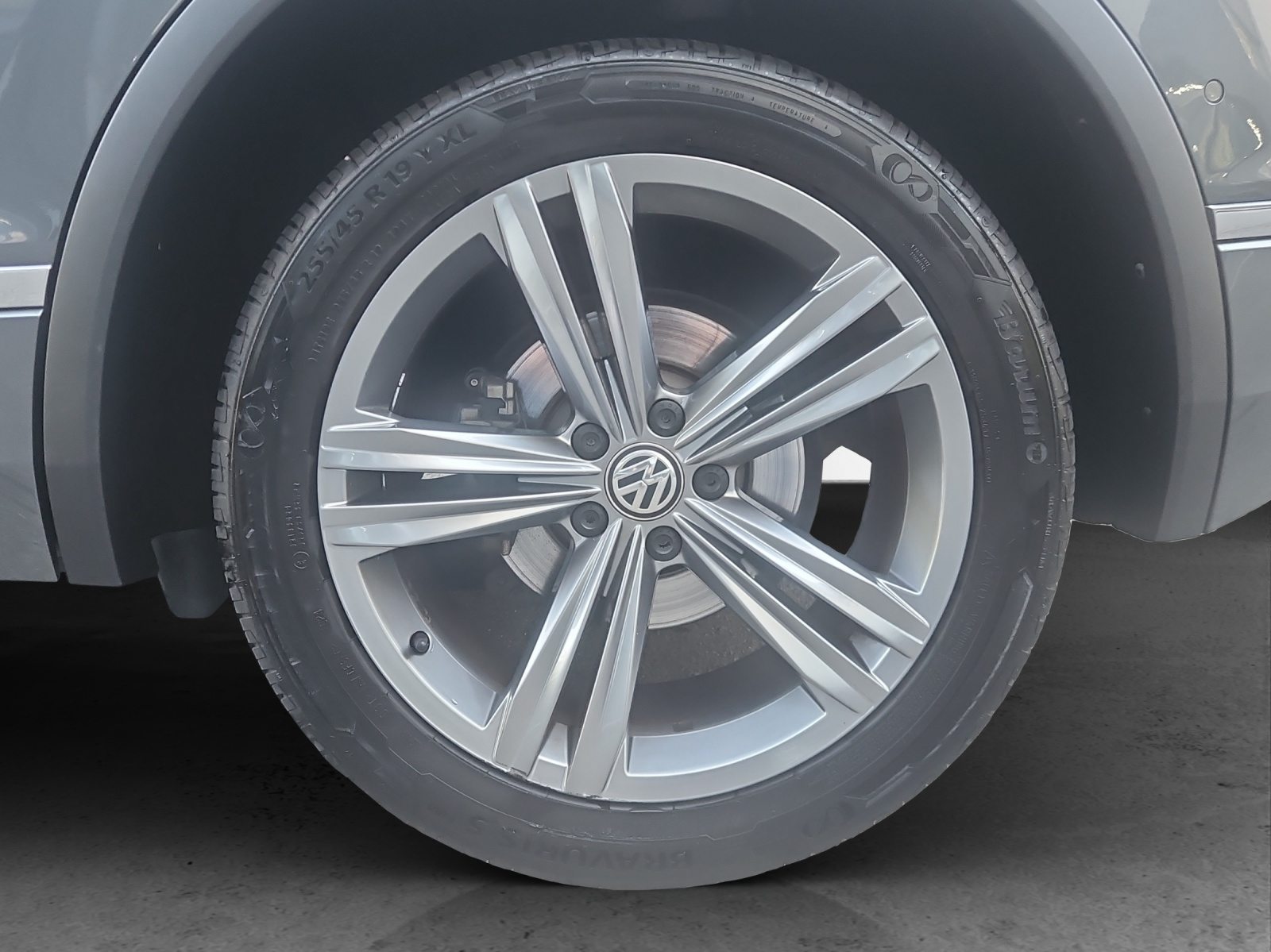 VW Tiguan Highline, Essence, Occasion / Utilisé, Automatique - 6