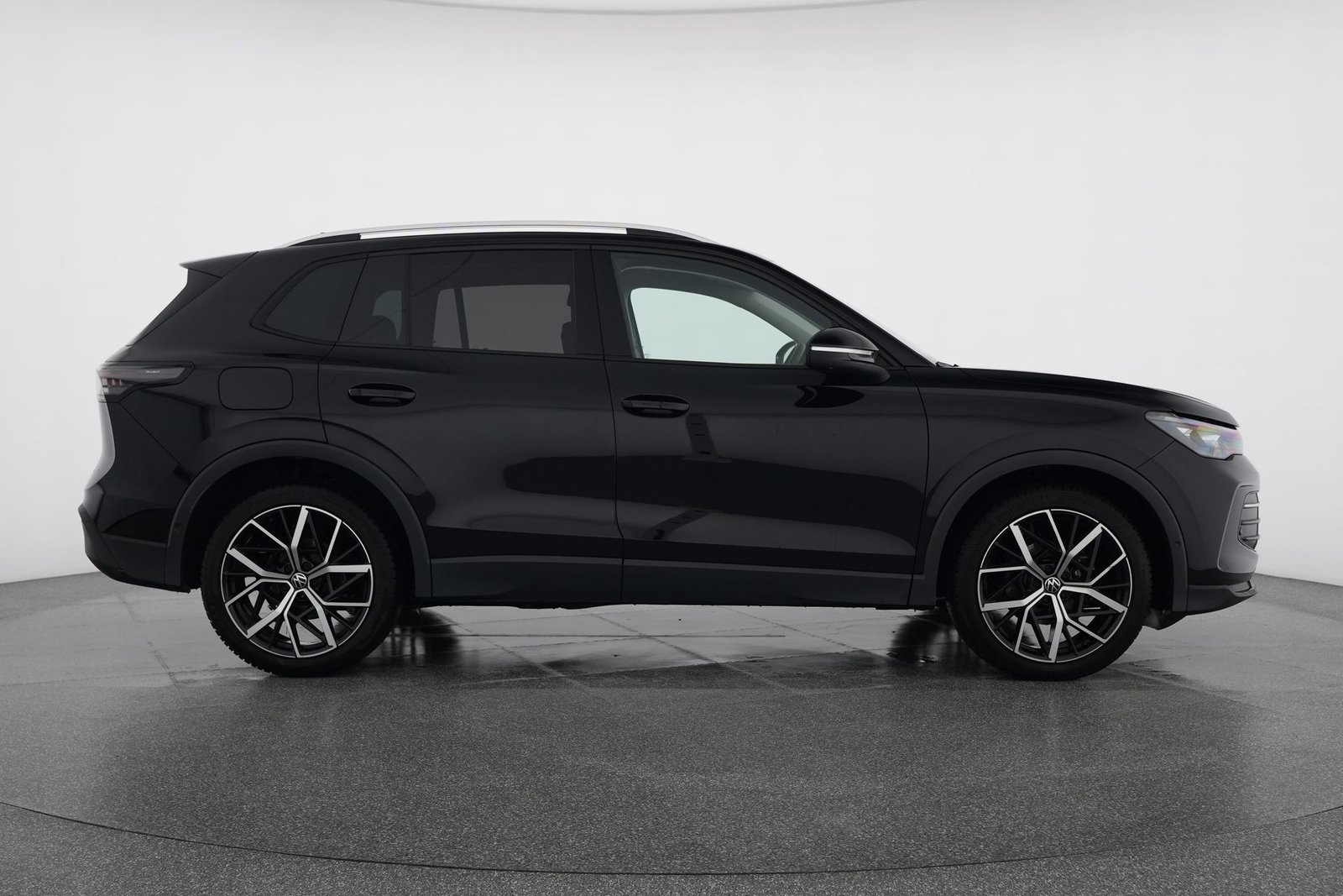 VW Tiguan 1.5 TSI evo2 mHEV United DSG, Mild-Hybrid Petrol/Electric, Second hand / Used, Automatic - 6