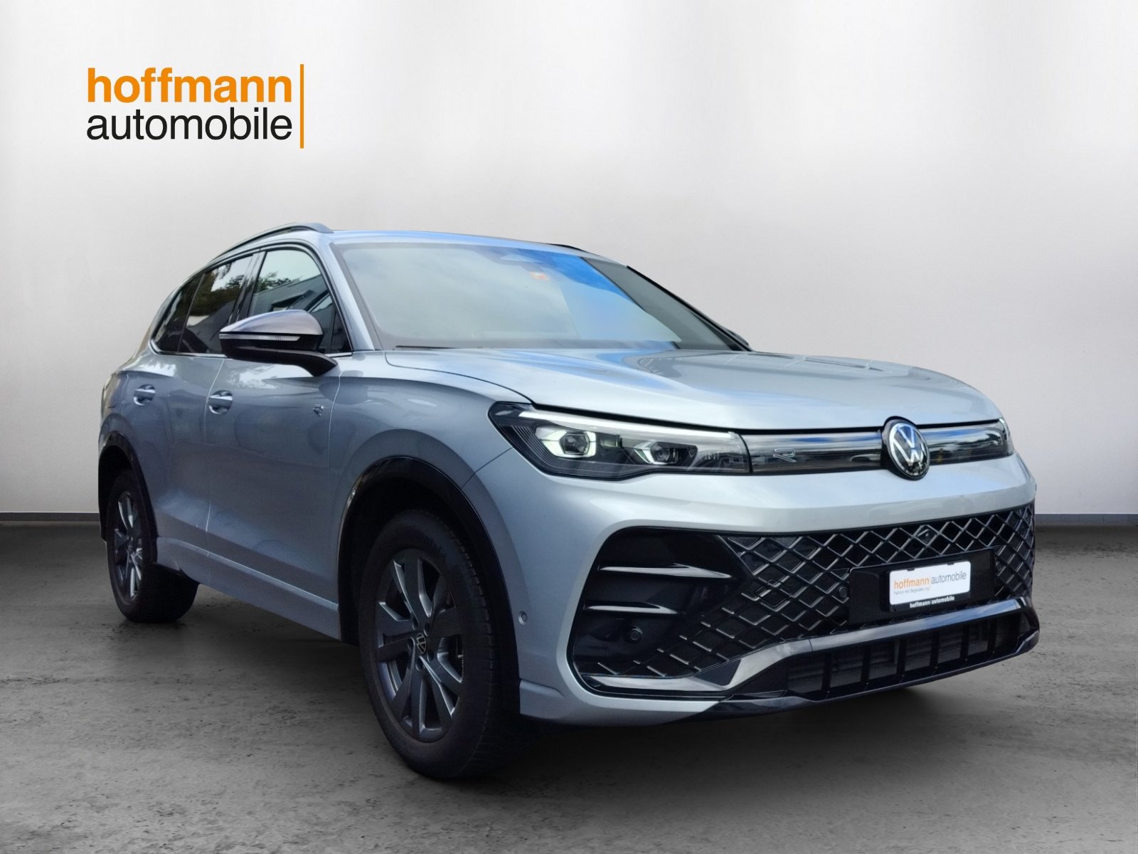 VW Tiguan 1.5 TSI evo2 mHEV R-Line DSG, Mild-Hybrid Petrol/Electric, Second hand / Used, Automatic - 3