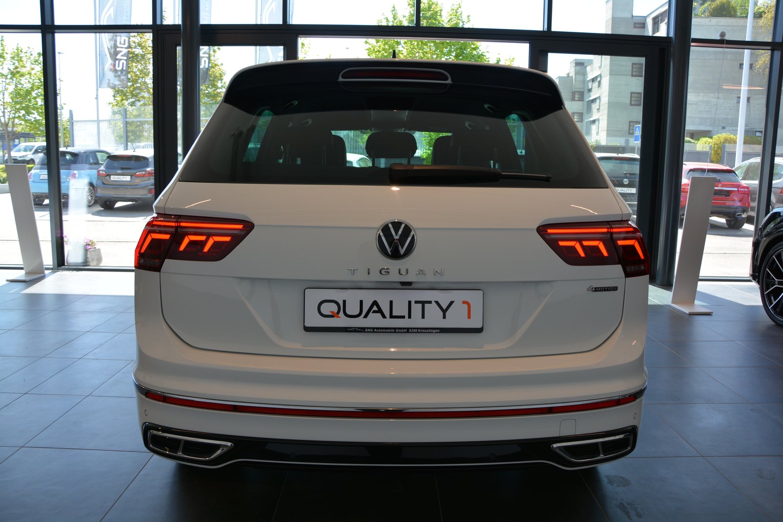 VW Tiguan 2.0TSI R-Line 4Motion DSG, Petrol, Second hand / Used, Automatic - 5
