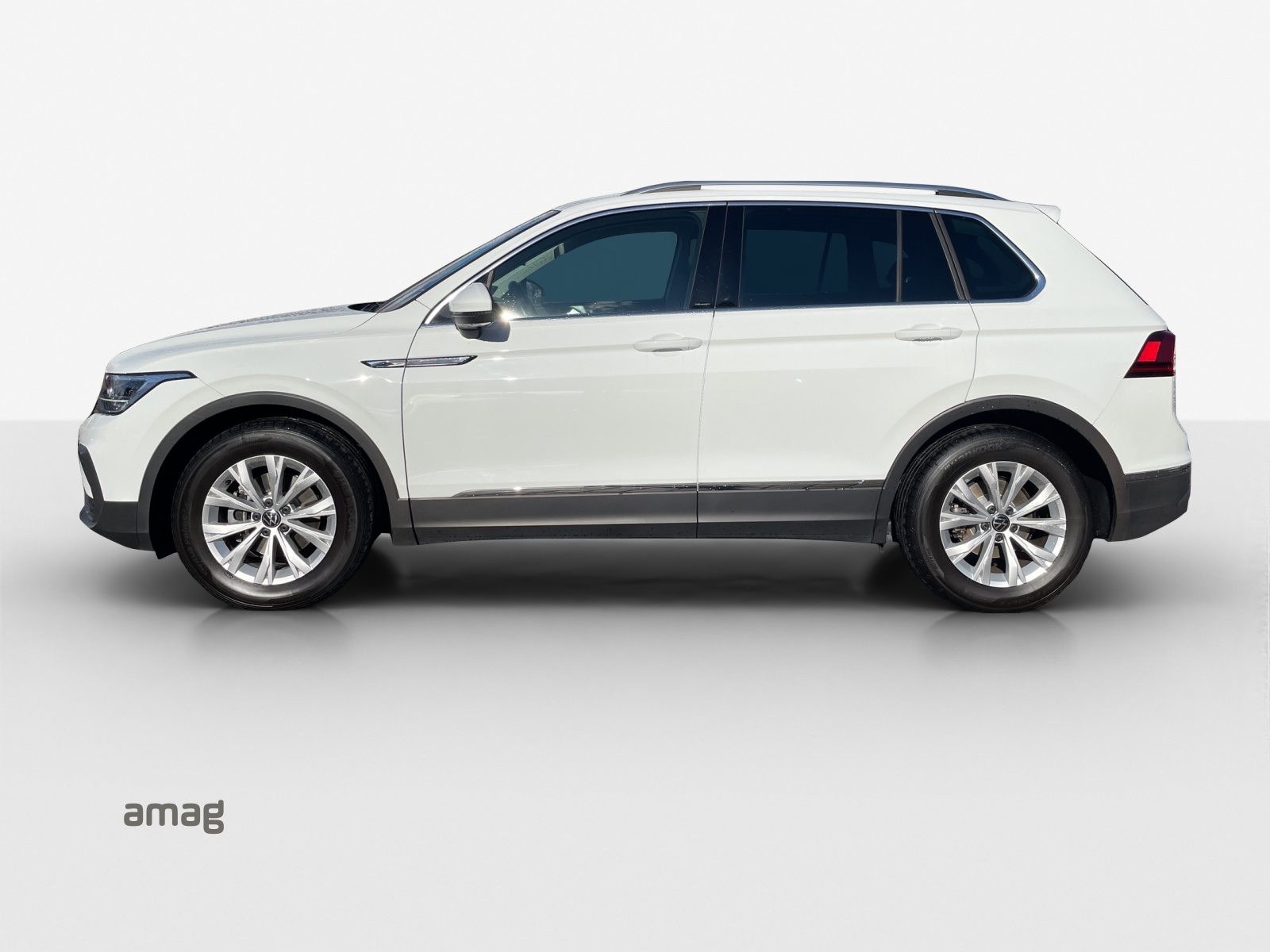 VW Tiguan Life, Benzina, Occasioni / Usate, Automatico - 2