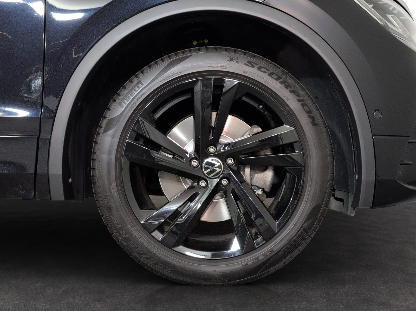 VW Tiguan R-Line, Benzin, Occasion / Gebraucht, Automatik - 5