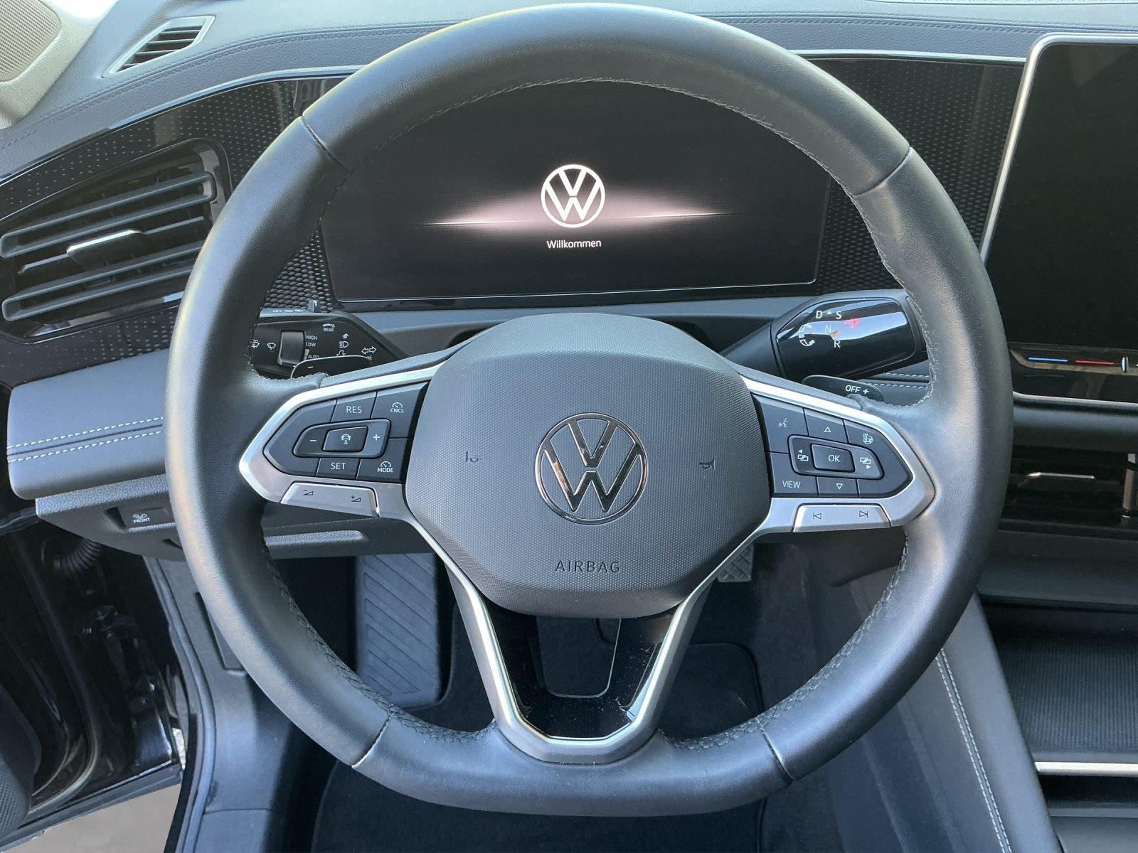 VW Tiguan UNITED, Essence, Occasion / Utilisé, Automatique - 6