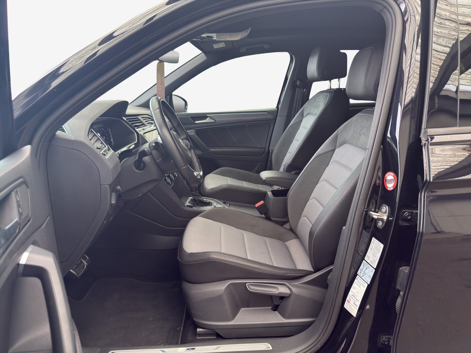 VW Tiguan Highline, Petrol, Second hand / Used, Automatic - 7