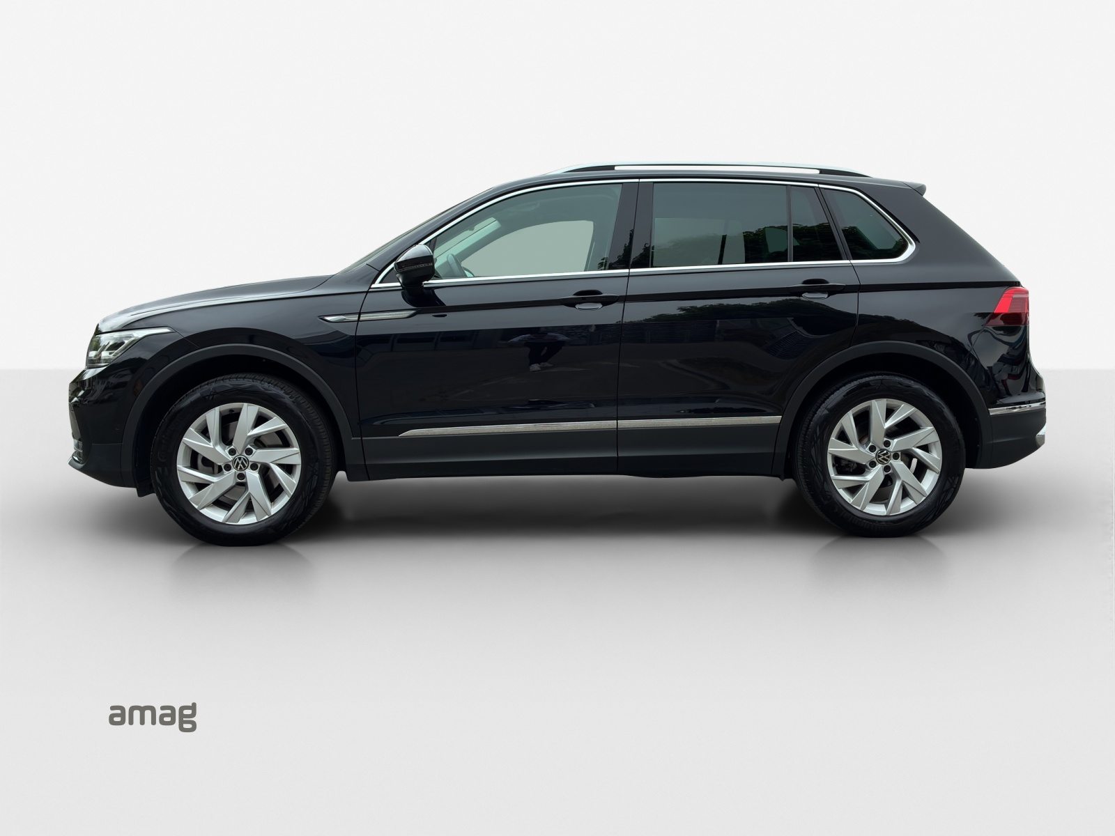 VW Tiguan Elegance, Diesel, Second hand / Used, Automatic - 2
