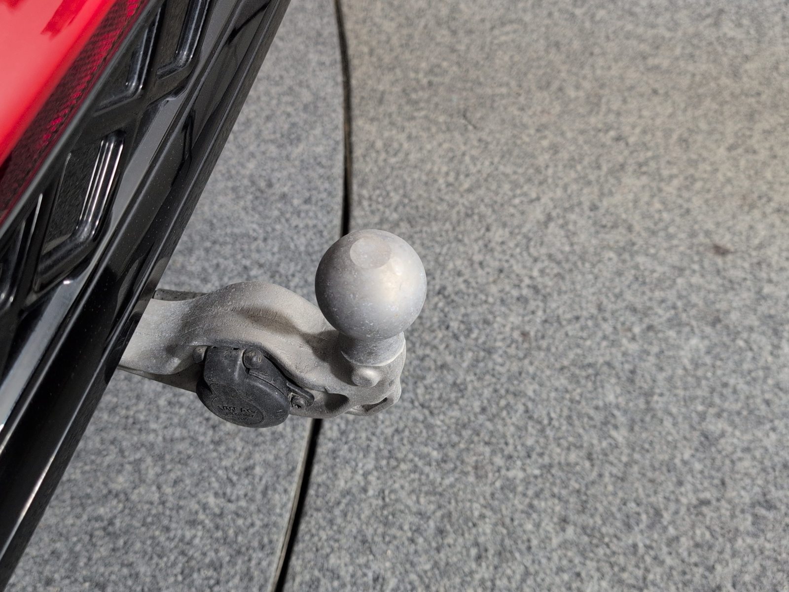 VW Tiguan R-Line, Voll-Hybrid Benzin/Elektro, Occasion / Gebraucht, Automatik - 6